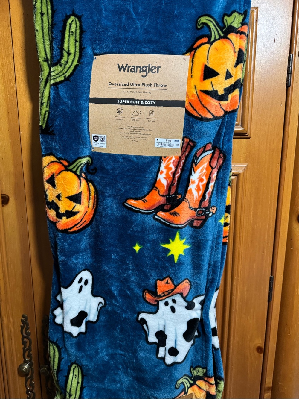 Wrangler Halloween Western Oversized Plush Throw Blanket